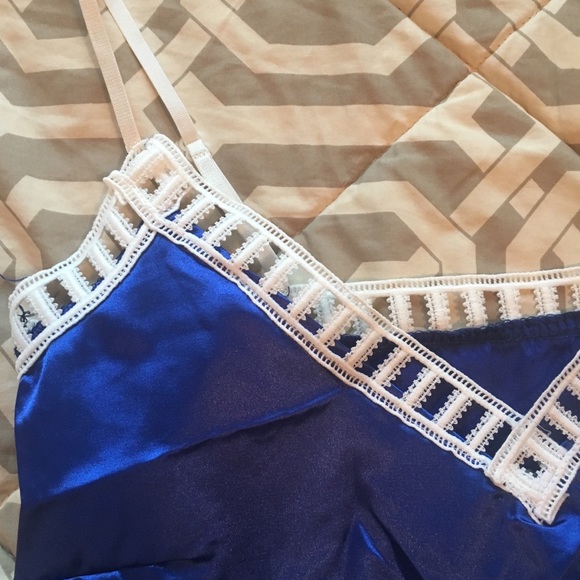 ⭐️SALE NWOT Deep Blue Solid Romper with White Trim - Picture 4 of 4